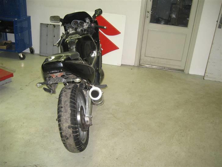 Suzuki GSX-R 400 billede 4