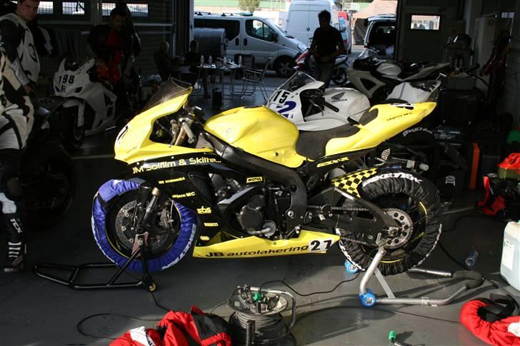 Suzuki gsxr 600 k7 billede 9