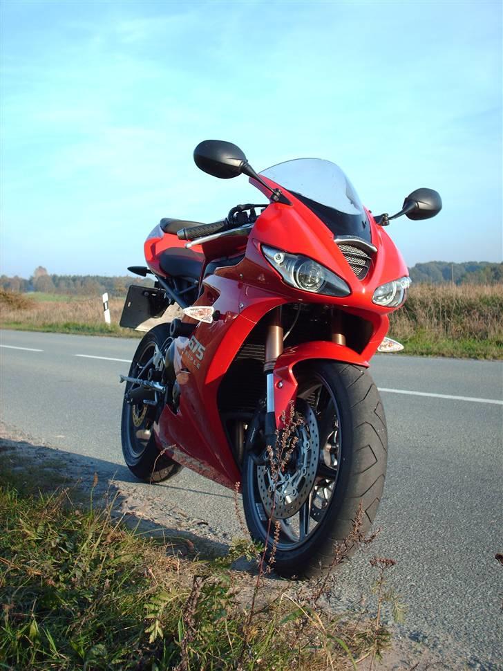 Triumph Daytona 675 billede 1