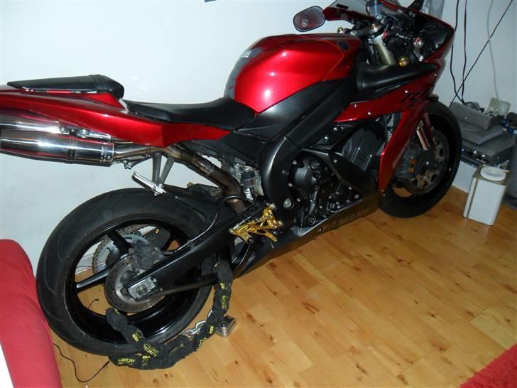 Yamaha R1 - Har næsten lige fået den, derfor ikke bedre billeder. billede 11