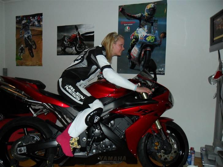 Yamaha R1 - Har næsten lige fået den, derfor ikke bedre billeder. billede 16