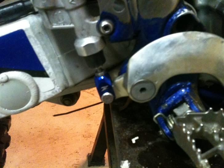 Yamaha Yz 250F MX  - Blå ZETA dims til bagbremsen, kan man køre uden..?? billede 4