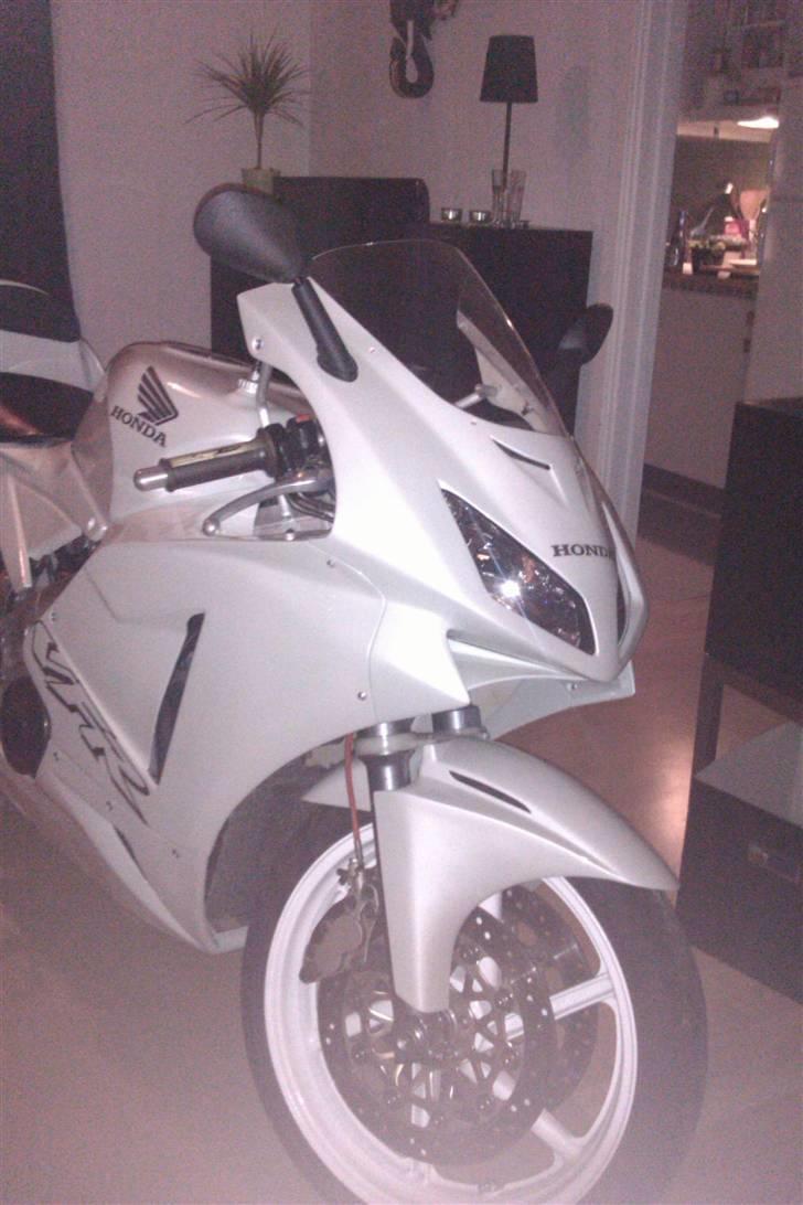 Honda VFR 400 R nc 30  - Solgt  billede 3