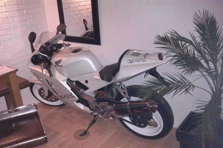 Honda VFR 400 R nc 30  - Solgt  billede 8