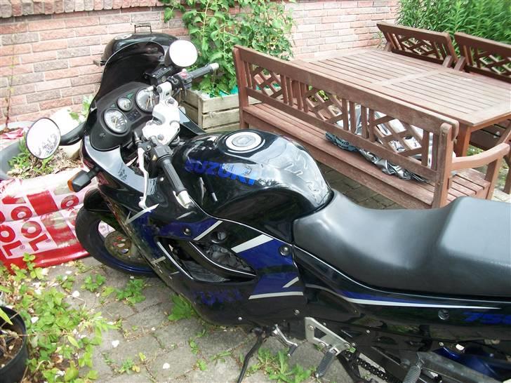 Suzuki GSX 750 F billede 2