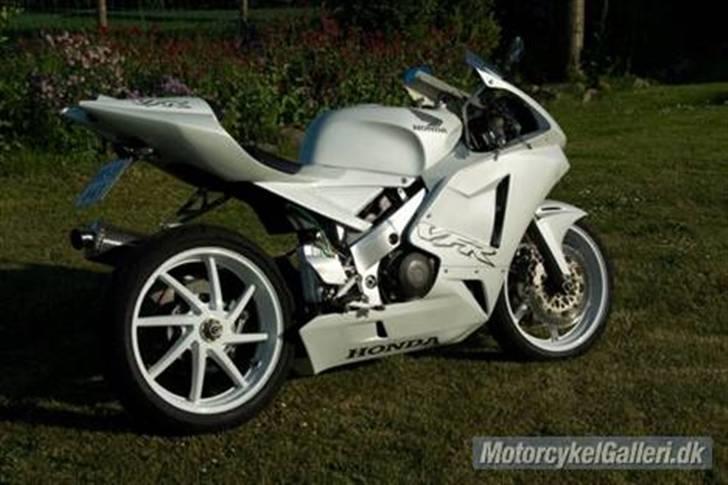 Honda VFR 400 R nc 30  - Solgt  billede 12