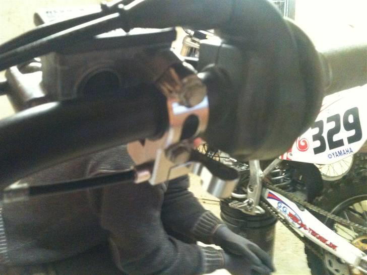 Yamaha Yz 250F MX  - Zeta holder til varmstarten. billede 9