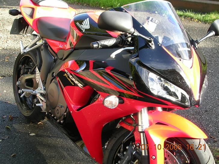 Honda CBR1000RR billede 1