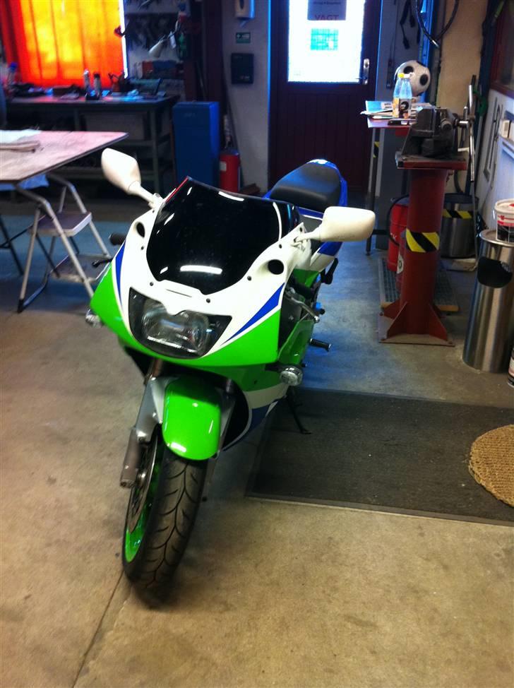 Kawasaki ZXR 400 L5 billede 3