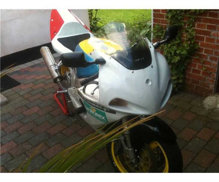 Suzuki gsxr 750 srad billede 2