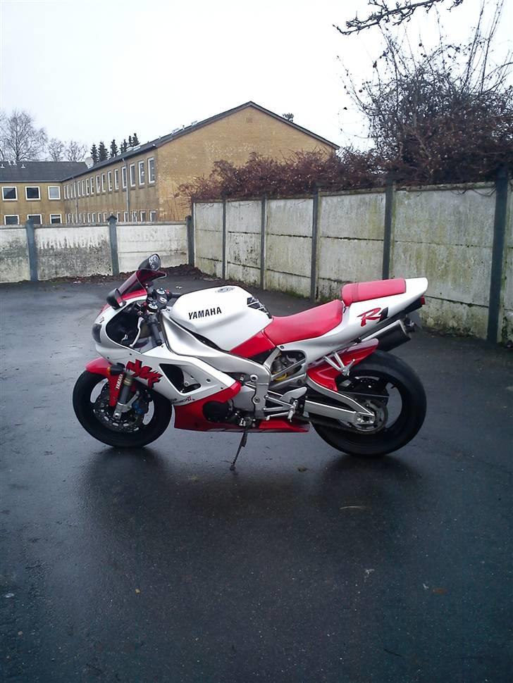 Yamaha YZF R1 billede 3