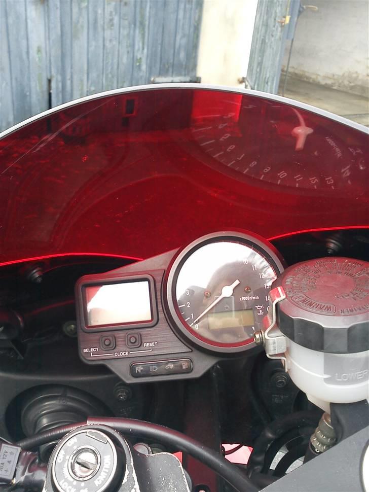 Yamaha YZF R1 billede 9