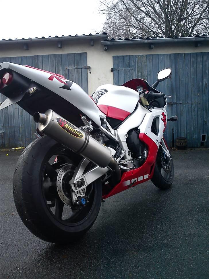 Yamaha YZF R1 billede 12