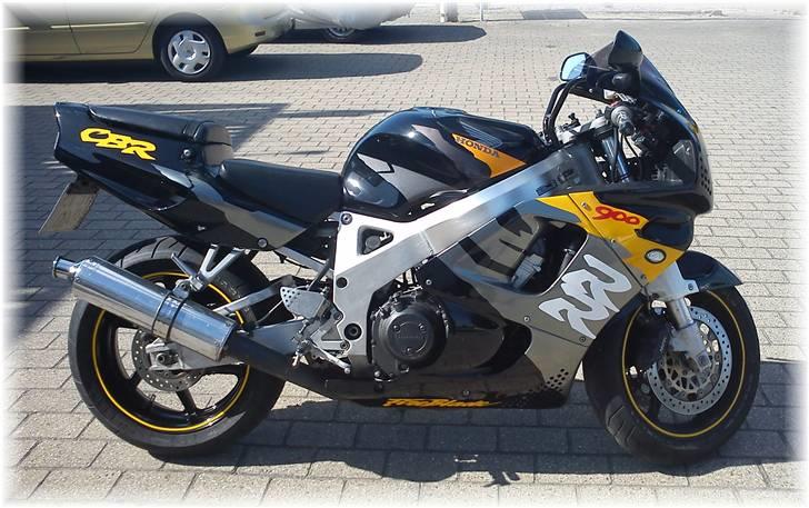 Honda CBR 900 RR Fireblade SC33 billede 2