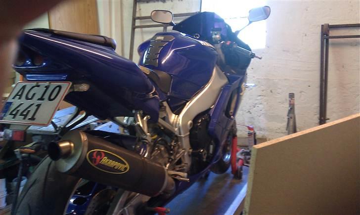 Yamaha R1 billede 3