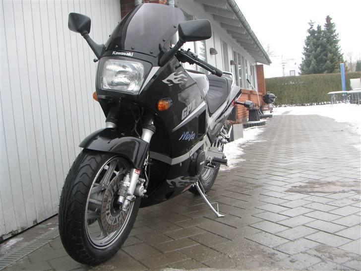 Kawasaki GPZ 600R billede 7