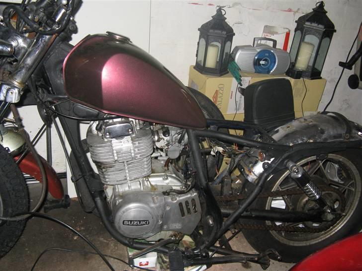 Suzuki GN 400 "Bratstyle" (Solgt) billede 18