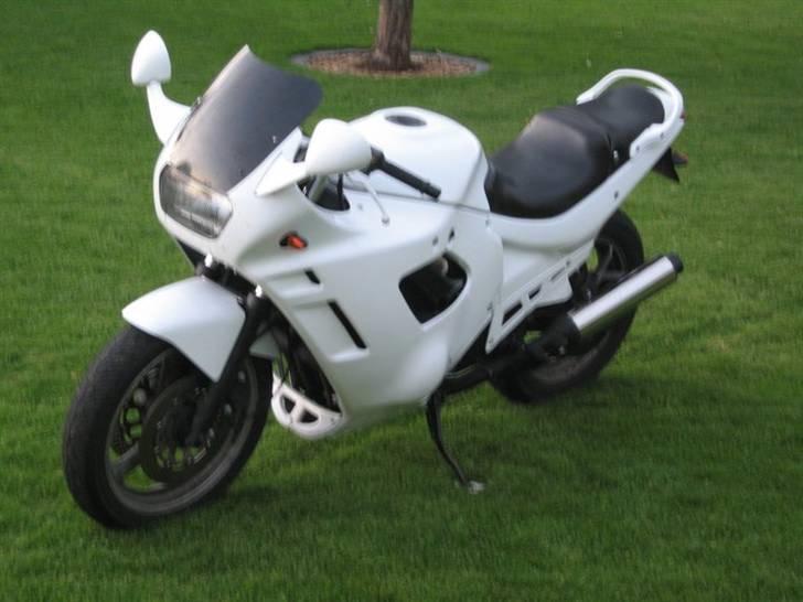Suzuki GSX 400 F (død) billede 7