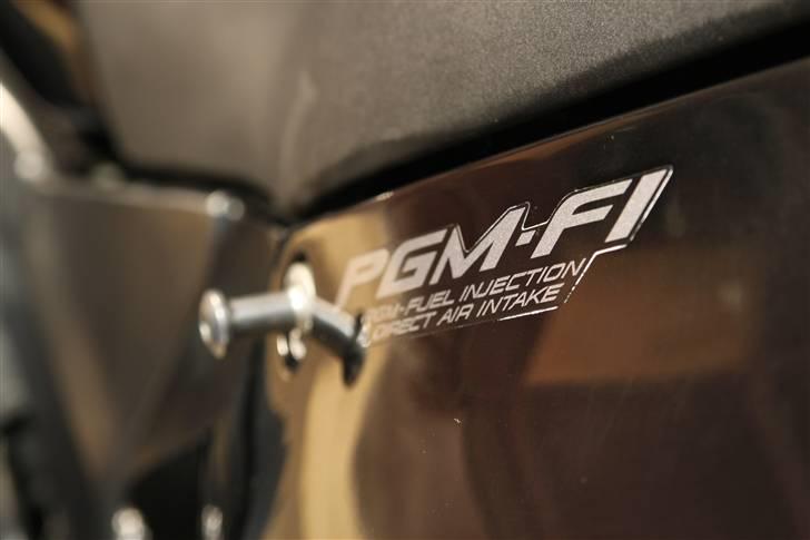 Honda CBR 1100 XX Blackbird - totalskadet - Dejlig direkte indsprøjtningsmodel billede 9