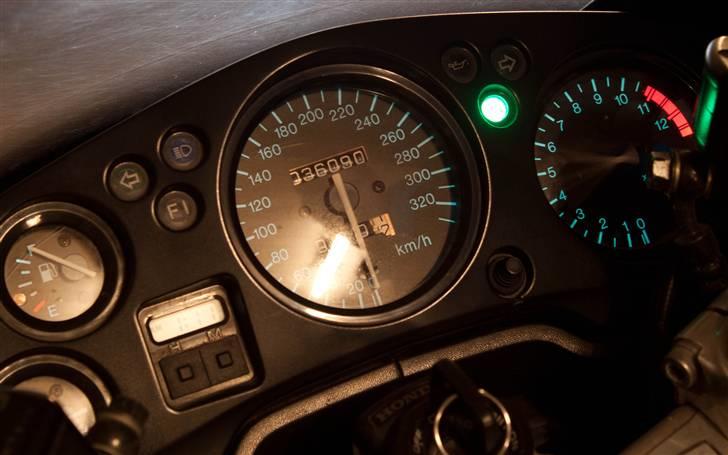 Honda CBR 1100 XX Blackbird - totalskadet - Rev´ it! :)  billede 7