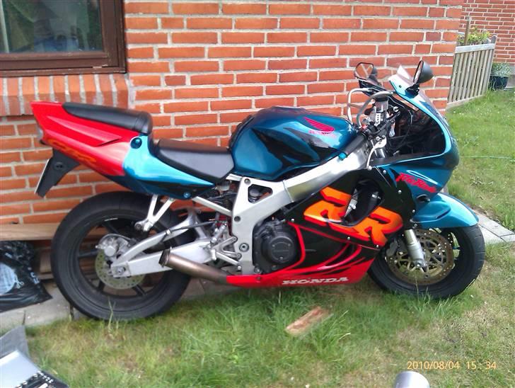 Honda cbr919 - nu har kniven lavet sit snit billede 3