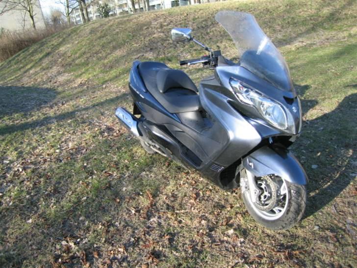 Suzuki Burgman 400 K8 billede 1