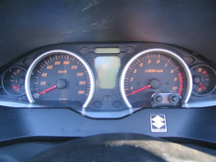 Suzuki Burgman 400 K8 billede 7