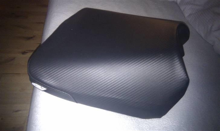 Honda CBR 900 RR FIREBLADE - de nye sæder som snart er klar til at blive monteret billede 17