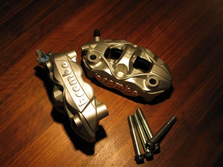 Suzuki GSXR 600 - Kalipere fra 2011 model. Passer på 2007 modellerne :) billede 10