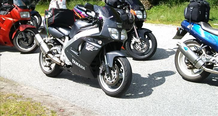 Yamaha YZF 750 R - Norge 2010 billede 1