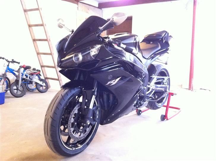 Yamaha R1 Stjålet  billede 2