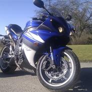 Yamaha YZF R1