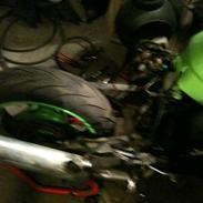 Kawasaki gpx 750 r
