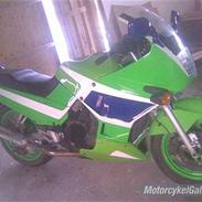 Kawasaki gpx 750 r
