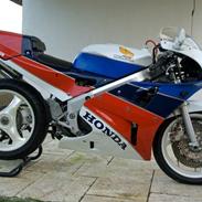 Honda VFR 750R RC30