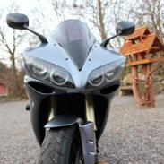 Yamaha YZF R1