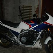 Honda vf 750 f