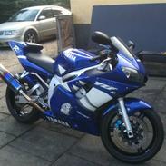 Yamaha R6