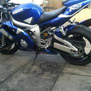 Yamaha R6