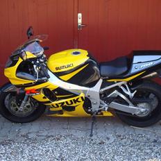 Suzuki GSX R 750