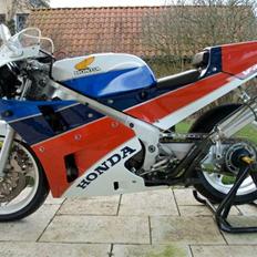 Honda VFR 750R RC30