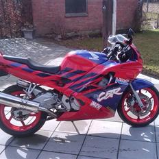 Honda cbr f2