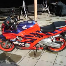Honda cbr f2