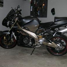 Aprilia RSV 1000 TUONO