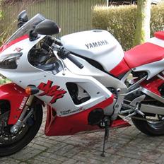 Yamaha r1 (SOLGT)