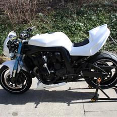 Suzuki GSXR 750w Streetfighter