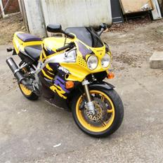 Honda cbr 900 rr sc28 solgt