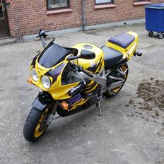 Honda cbr 900 rr sc28 solgt