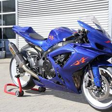 Suzuki GSX-R 750 Baneracer