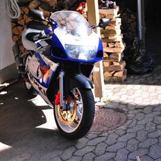 Suzuki GSXR 600 -TILSALG-